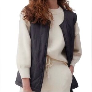Socialite black Quilted Puffer Vest- size large